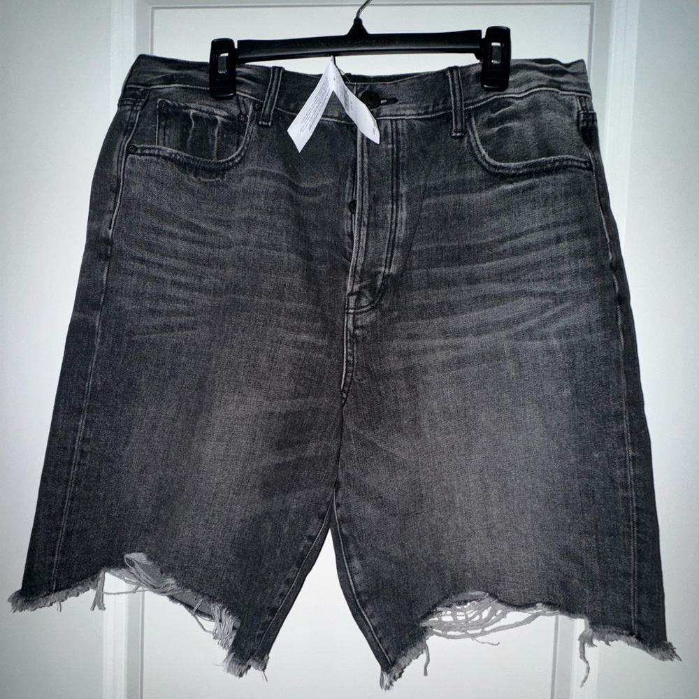 Women’s size 16 Bermuda American Eagle shorts black faded color New with Tags